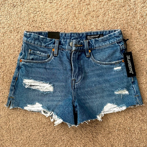 New Blank NYC Women’s High Rise Short - Size 26 - Picture 1 of 2